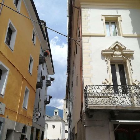 Appartamento Nel Centro Storico Di Aosta Con Vista Sui Ghiacciai Экстерьер фото