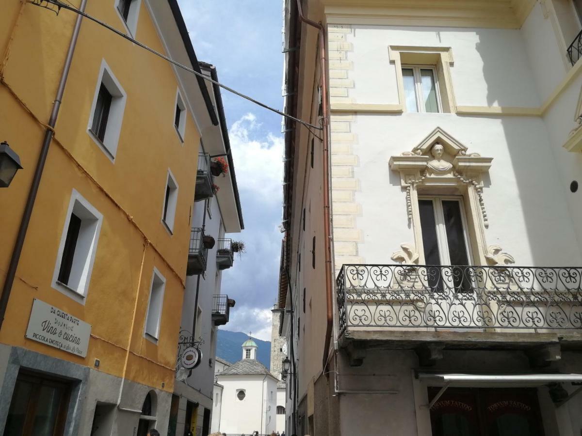 Appartamento Nel Centro Storico Di Aosta Con Vista Sui Ghiacciai Экстерьер фото