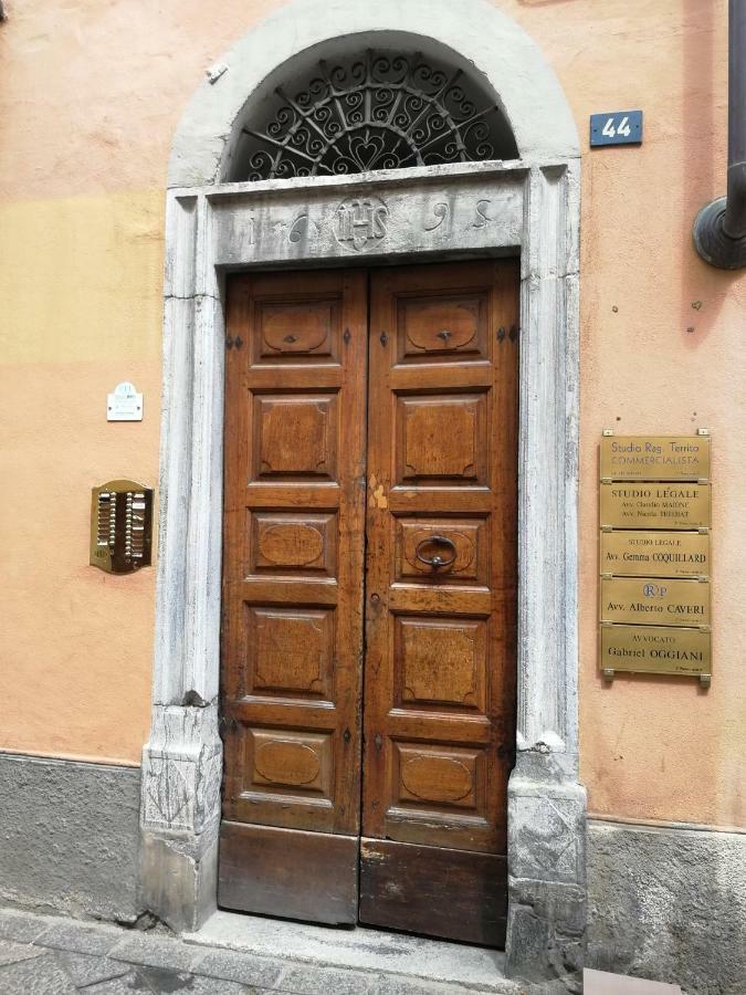 Appartamento Nel Centro Storico Di Aosta Con Vista Sui Ghiacciai Экстерьер фото